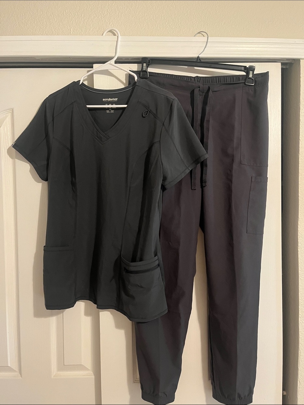 Scrubstar pewter gray scrub set women’s M top and L bottom joggers
